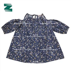 Bawełniana tkana bluzka z krótkim rękawem i nadrukiem